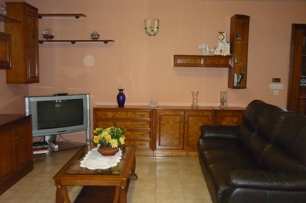 א-קורוניה Hotel Francisco Javier מראה חיצוני תמונה
