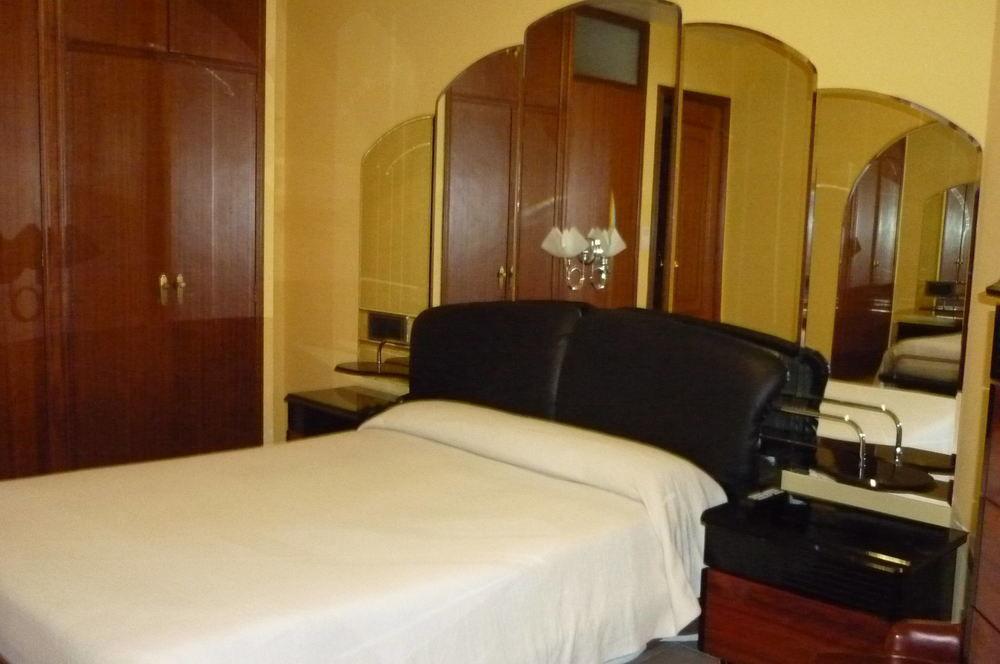 א-קורוניה Hotel Francisco Javier מראה חיצוני תמונה