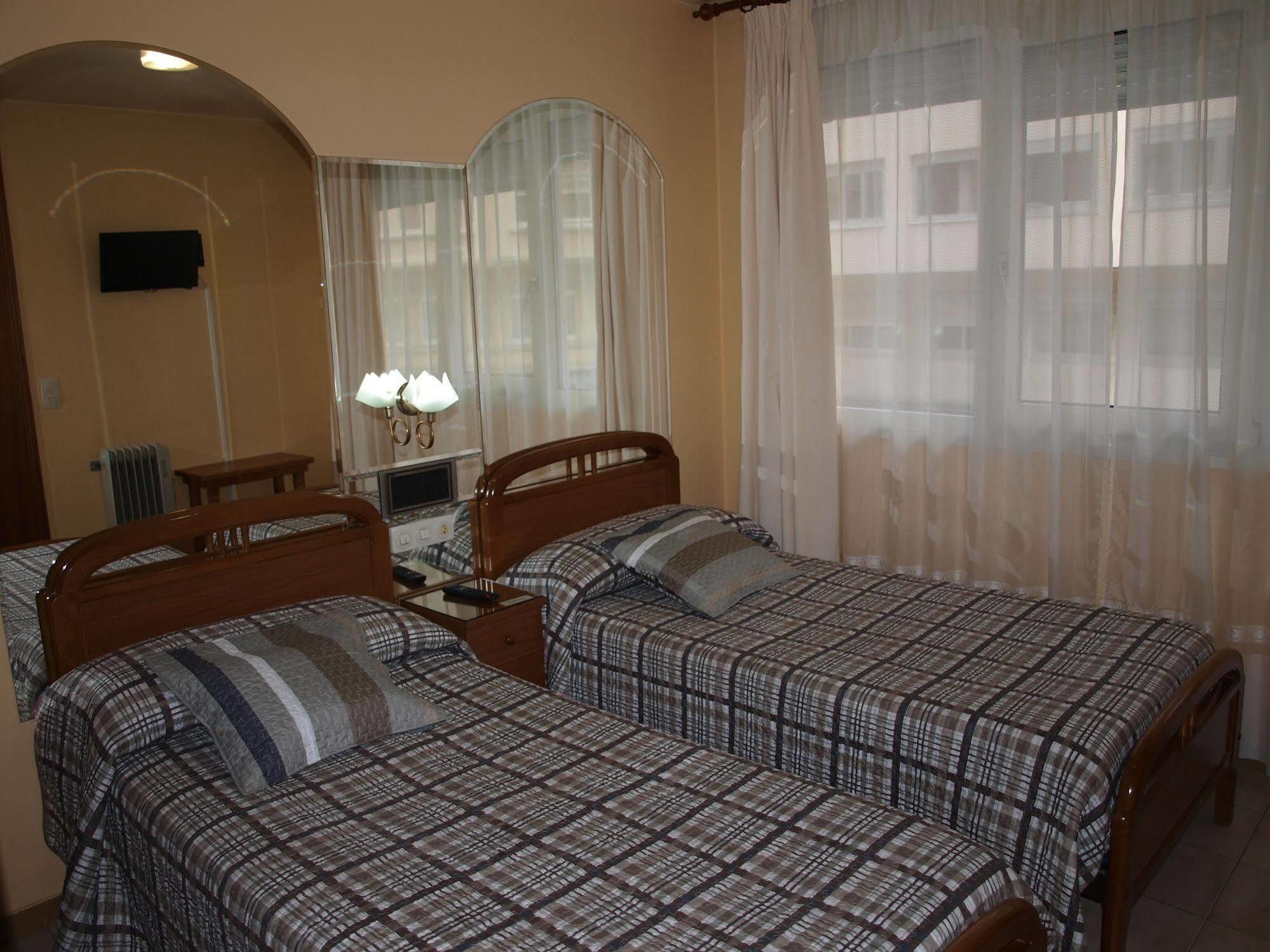 א-קורוניה Hotel Francisco Javier מראה חיצוני תמונה