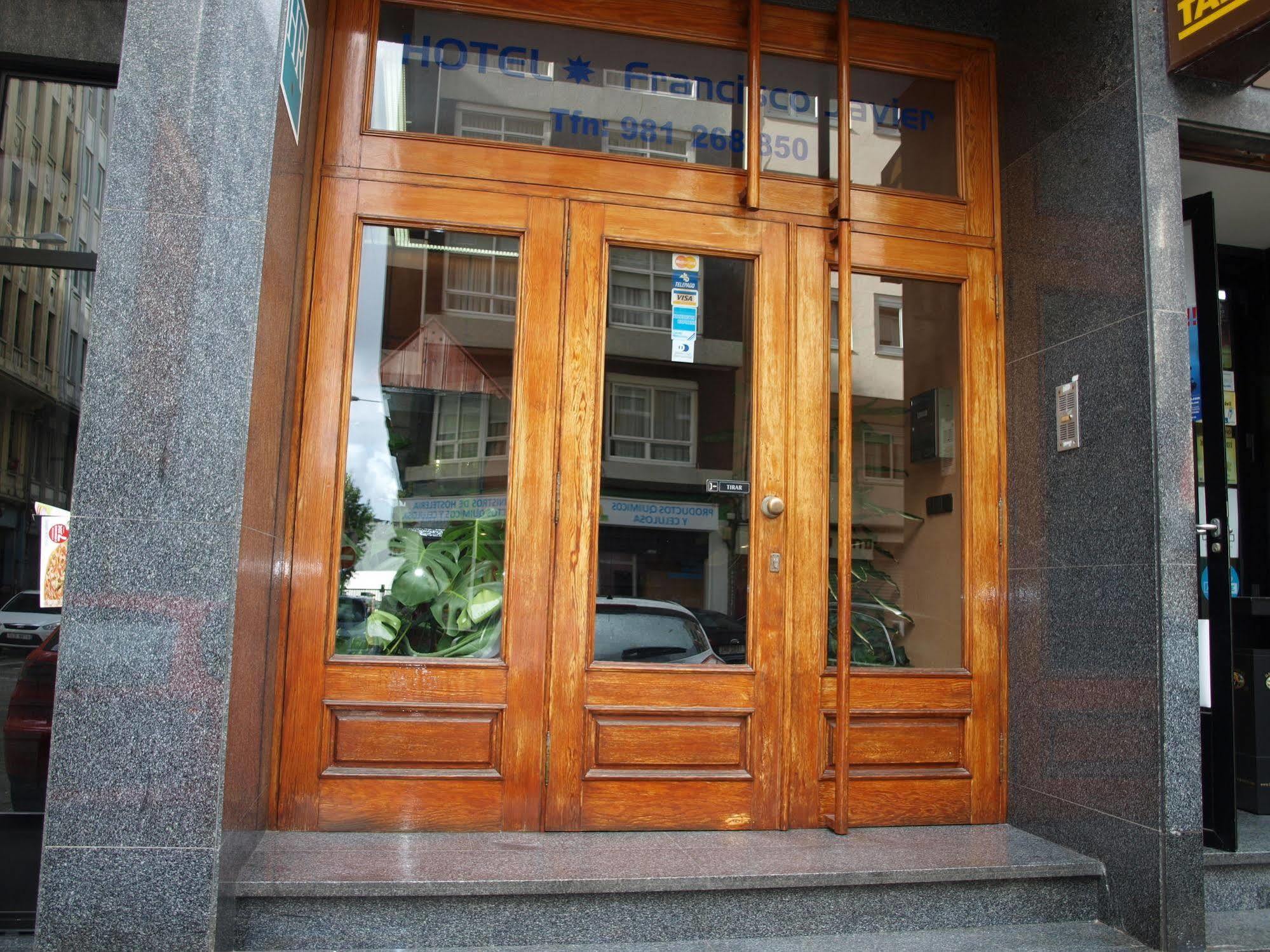 א-קורוניה Hotel Francisco Javier מראה חיצוני תמונה